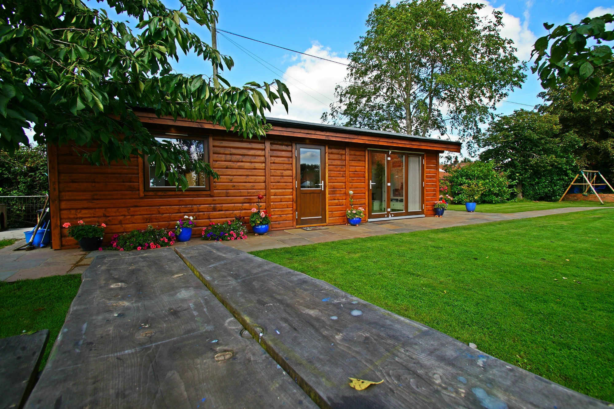 Granny Annexes Norwegian Log