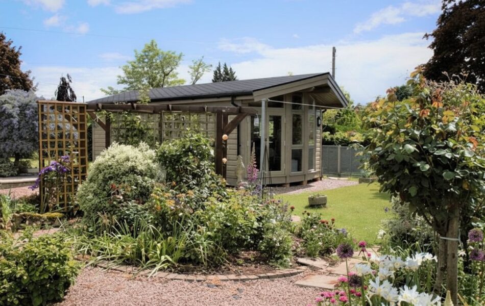 Granny Annexe Hero 6