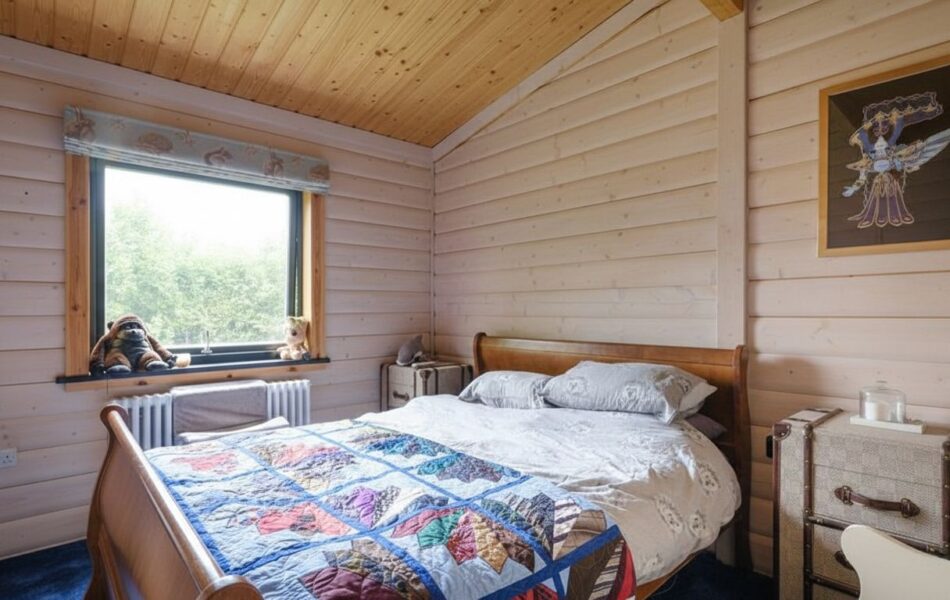 Granny Annexe Hero 9