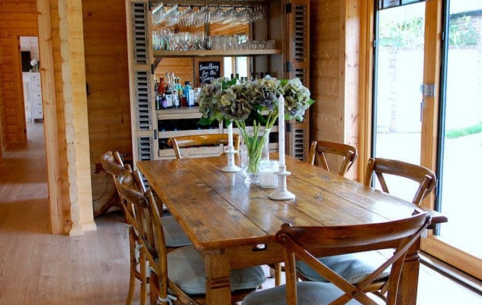 Traditional Log Cabin Interior 6